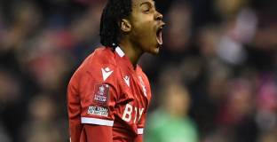 Арсенал се интересува от Спенс